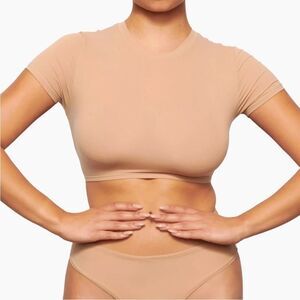 SKIMS Fits Everybody Super Cropped T-Shirt in Clay Size 4X